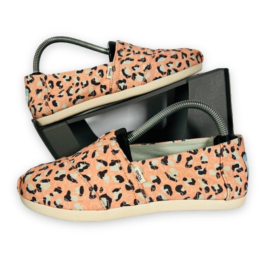 Toms Alpargata Slip-on Loafers‎ Salmon Pebbled Leopard Print Women's 5